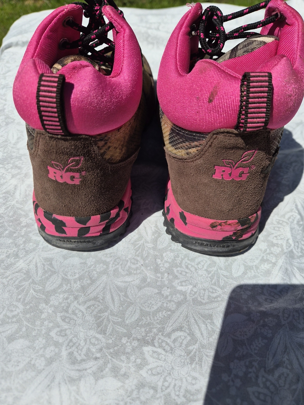 Realtree Brown and Pink Lace-Up Trail Boots - Picture 3 of 8